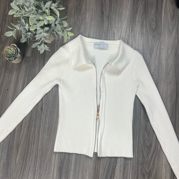 Style Addict Double Zip White Knit Sweater - Picture 13 of 13
